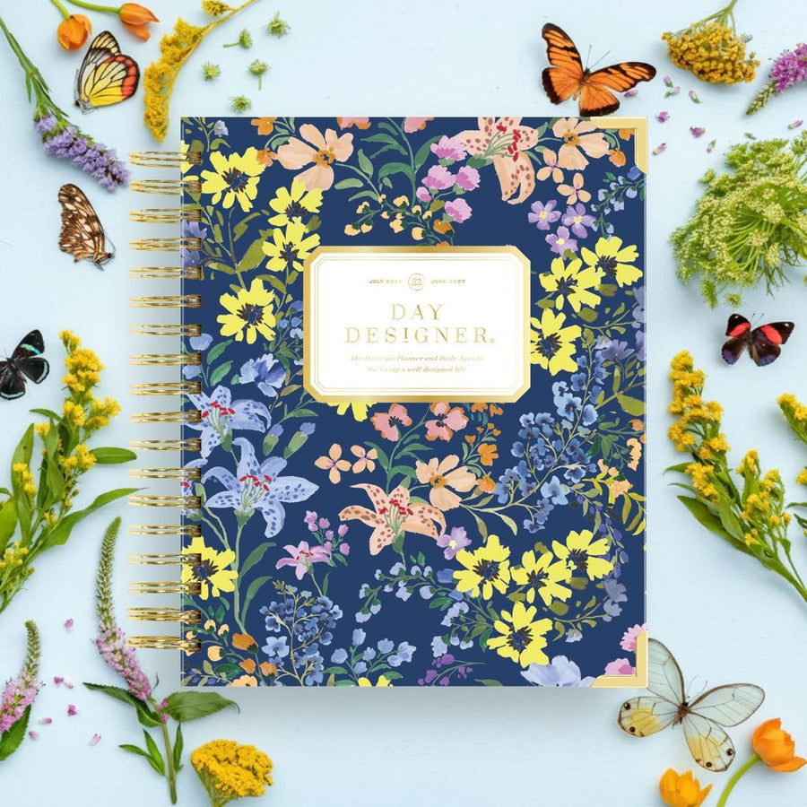 Day Designer 2026-27 daily planner: Day Lily beautiful cover agenda book